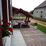 Morafeszek Vendeghaz Pensionat 3*