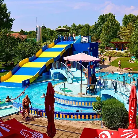 Morafeszek Vendeghaz 3*