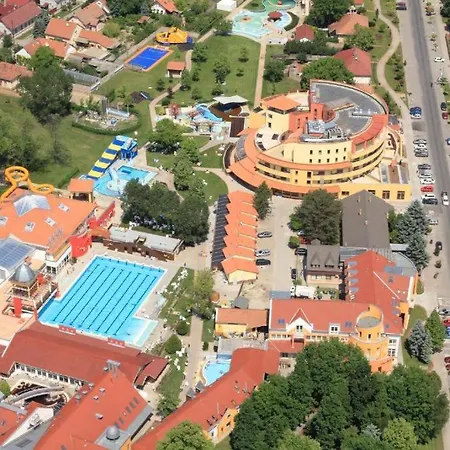 Morafeszek Vendeghaz 3*