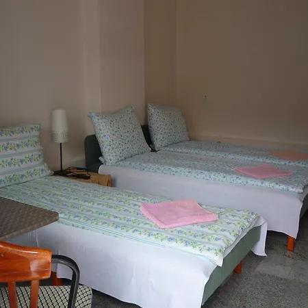 Morafeszek Vendeghaz Guest house