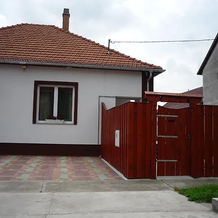Morafeszek Vendeghaz Morahalom